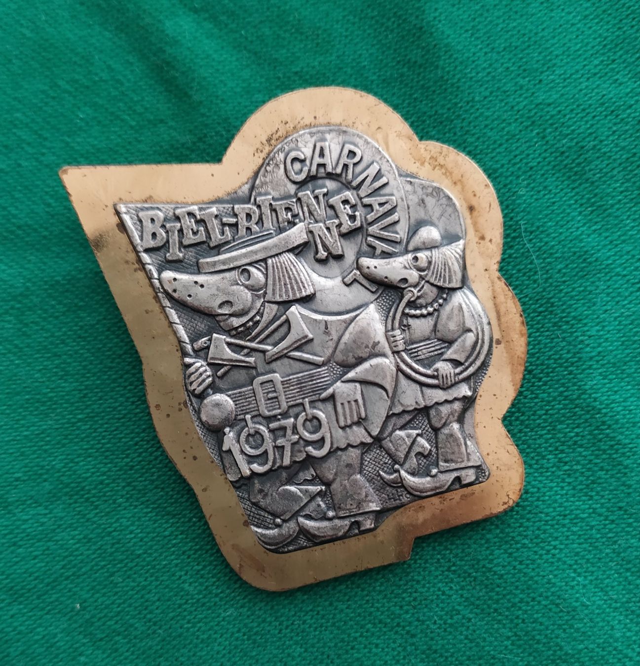 Placchette & Badge: Carnaval Bienne/Biel 1979, plaquette – Usato da Chezard St-Martin venduto da Loucail 1