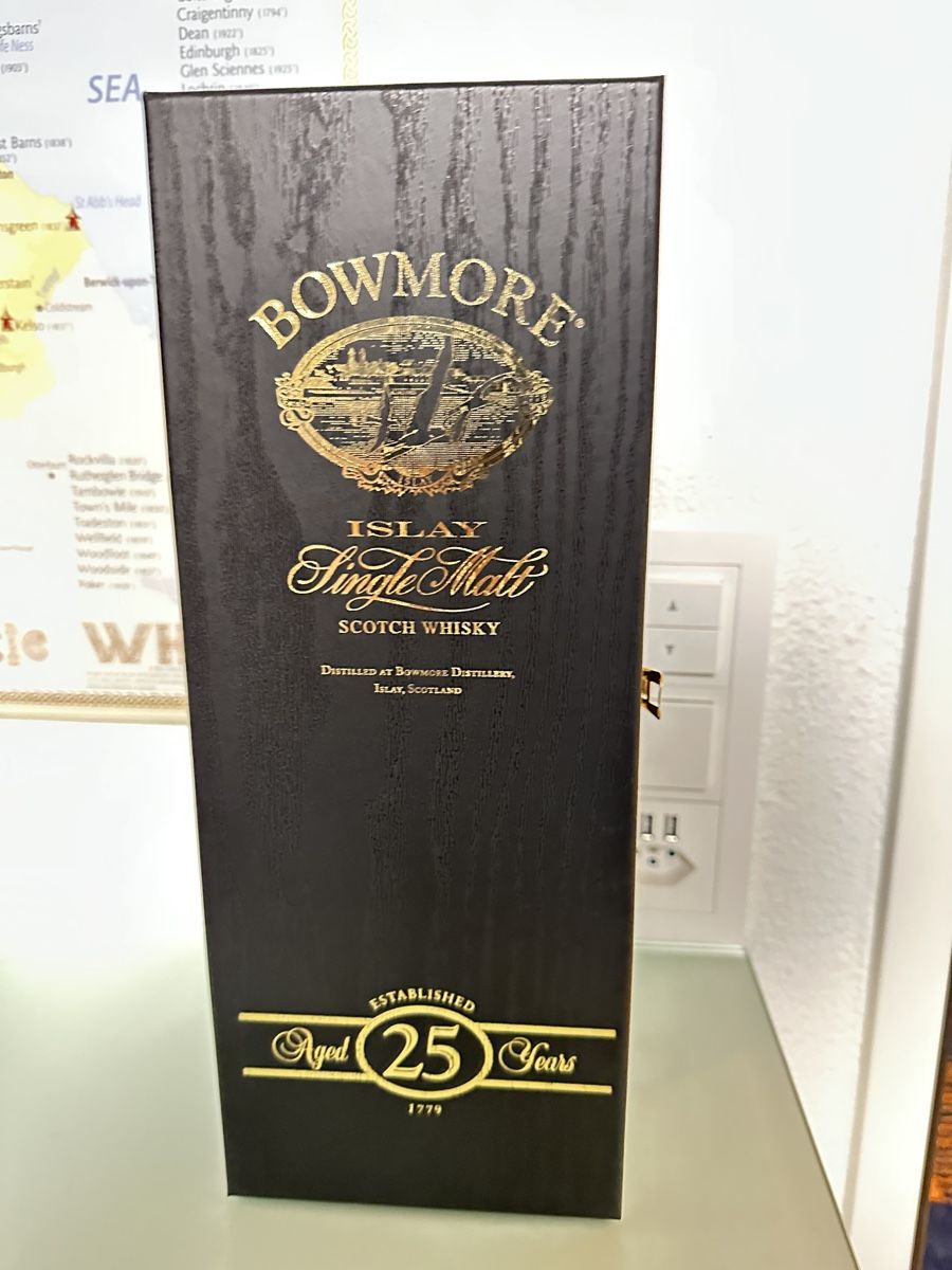 Bowmore Bevande alcoliche: Neuer PREIS Bowmore Islay Single Malt 25 Years Old – Nuovo (secondo la descrizione) da Stansstad venduto da Dalmatinerhjf 4