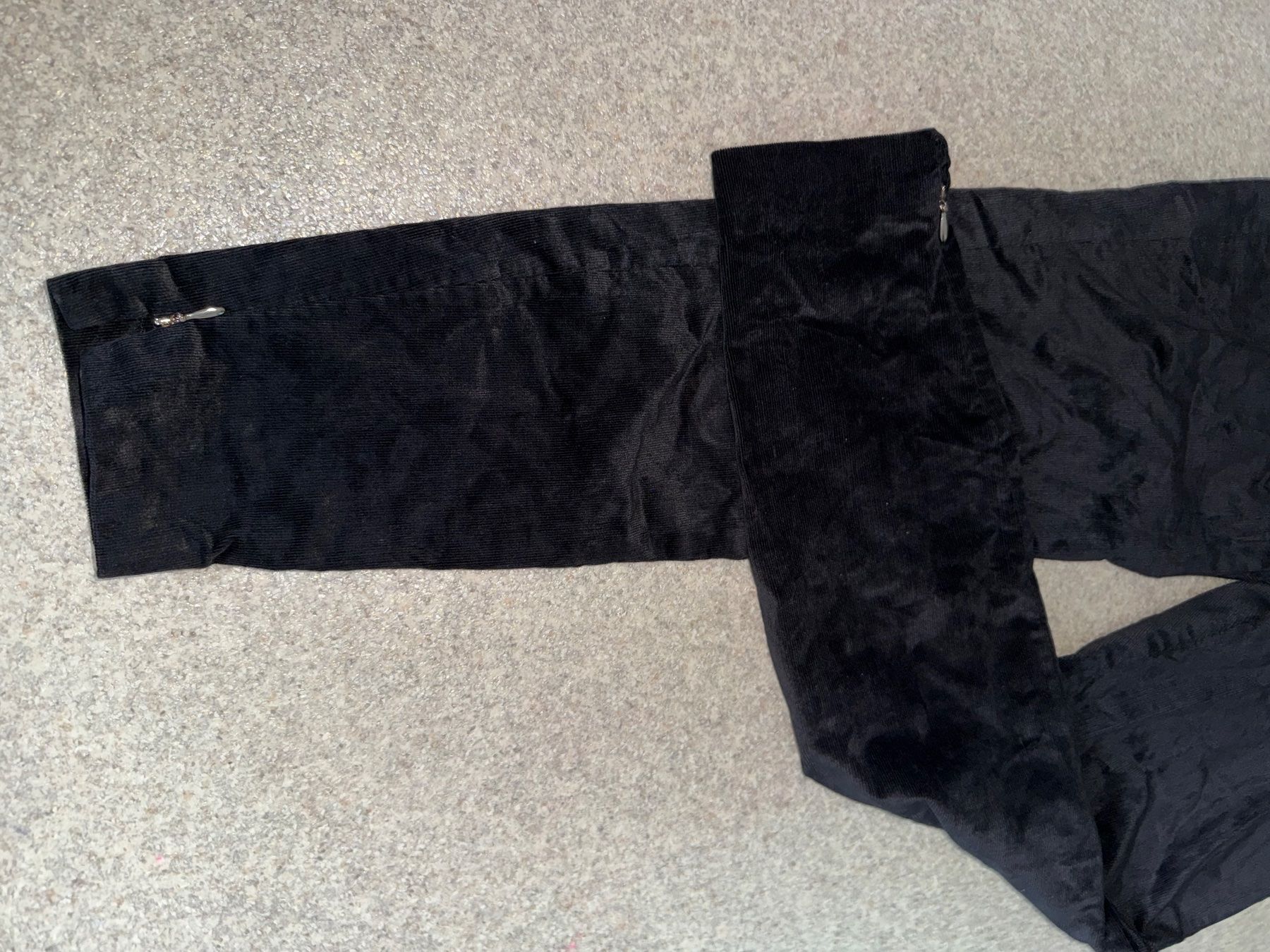 Esprit Pantalons: Esprit Cordhose schwarz Grösse 40 – D'occasion à Oberentfelden par mel_f97j 2