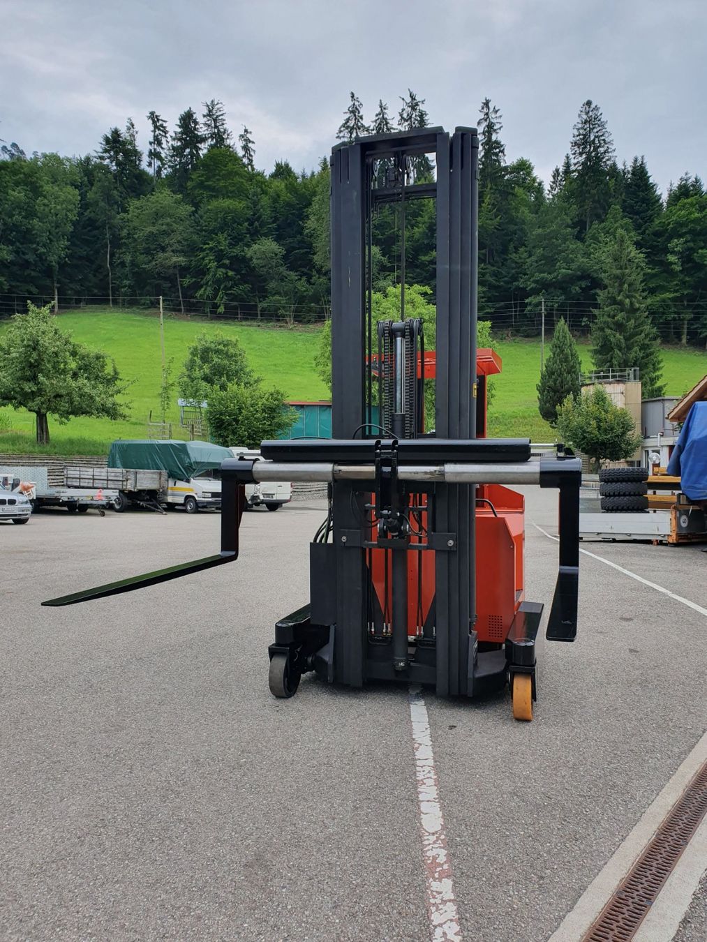 Carrelli elevatori e a forche: 4-Weg Stapler (Seitenstapler) – Usato da Oberhofen Thun'see venduto da tob_rtv5 1