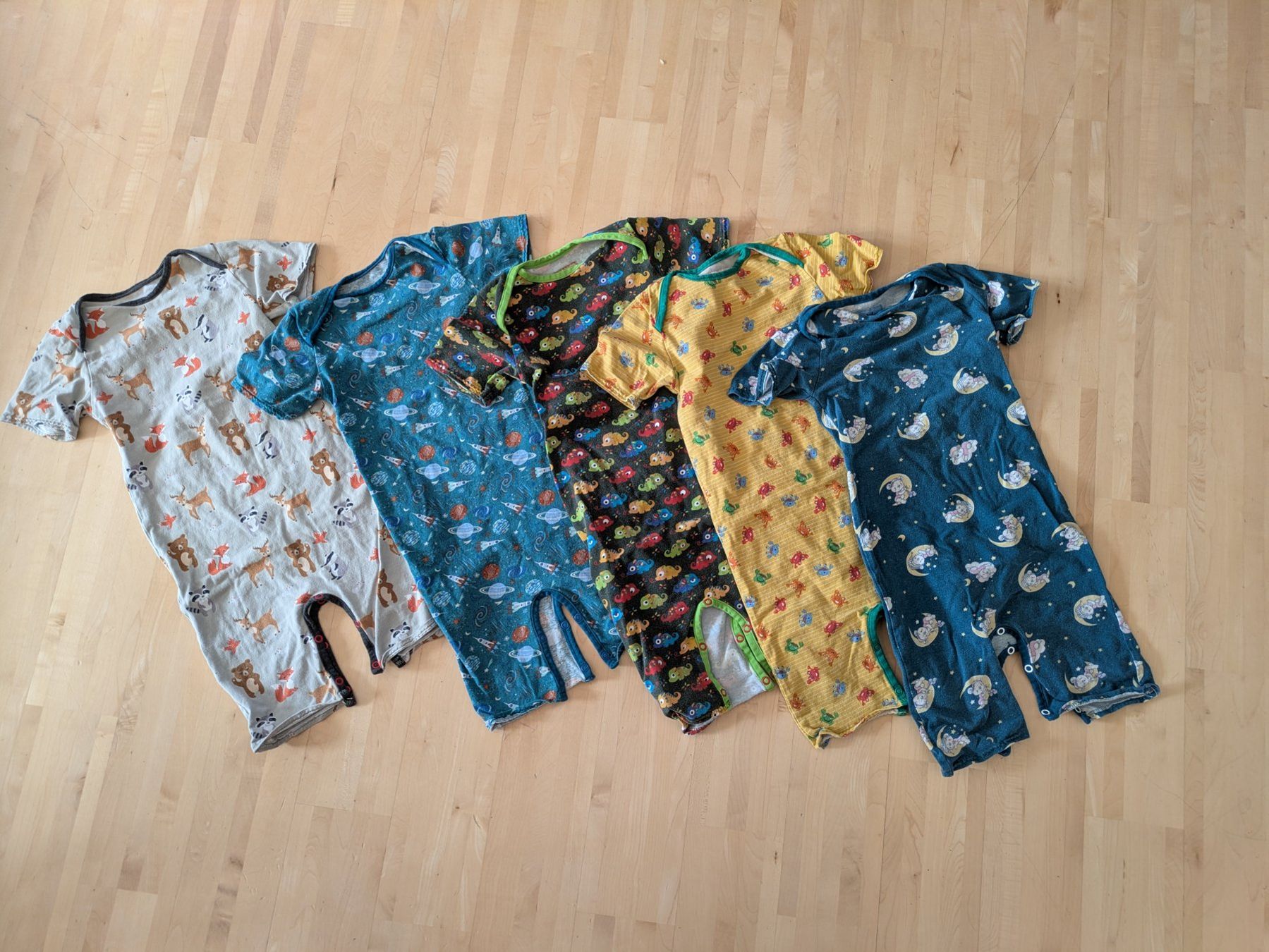 Pyjamas & Ähnliches: 5x Kurzer Strampler Gr. 92 – Gebraucht aus Bern von macsandra