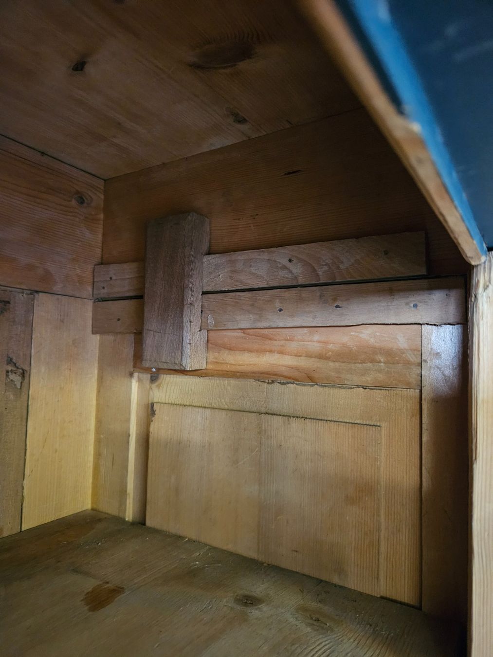 Armadi: Schöner, antiker Bauernschrank, bemalt – Usato da Wittenbach venduto da anzo4 4