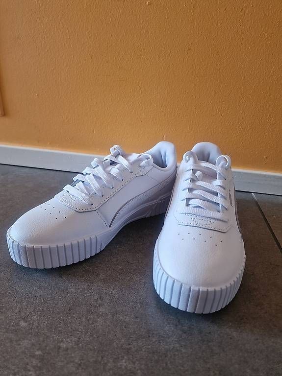 Scarpe da donna: Sneakers Carina  2.0  – Usato da Bellinzona venduto da shk_zsw2 3