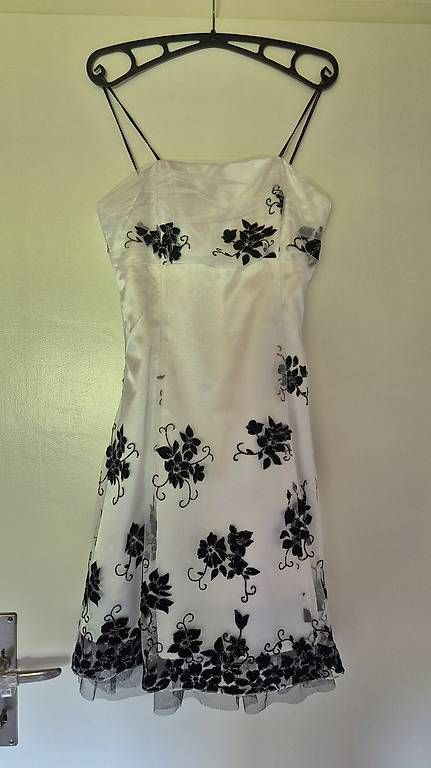 Vestiti: Abendkleid, Festkleid Gr 36 – Usato da Oberriet SG venduto da maxie97