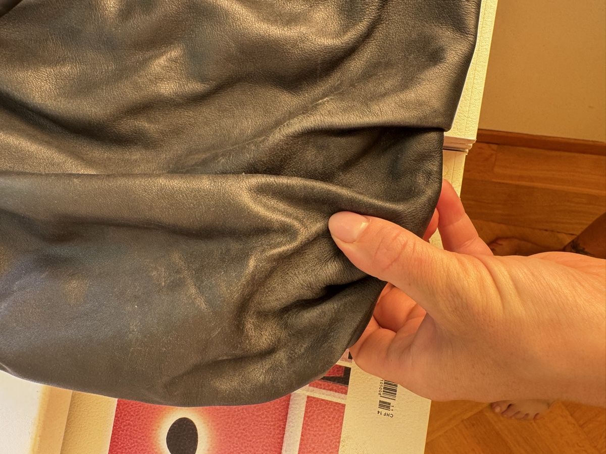 Prada Borse da donna: Schwarze Leder Prada Tasche Gold Hardware – Usato da Zürich venduto da juliajuliuscesar 1