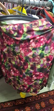 Rock mit Blumenmuster Grösse XL neuwertig