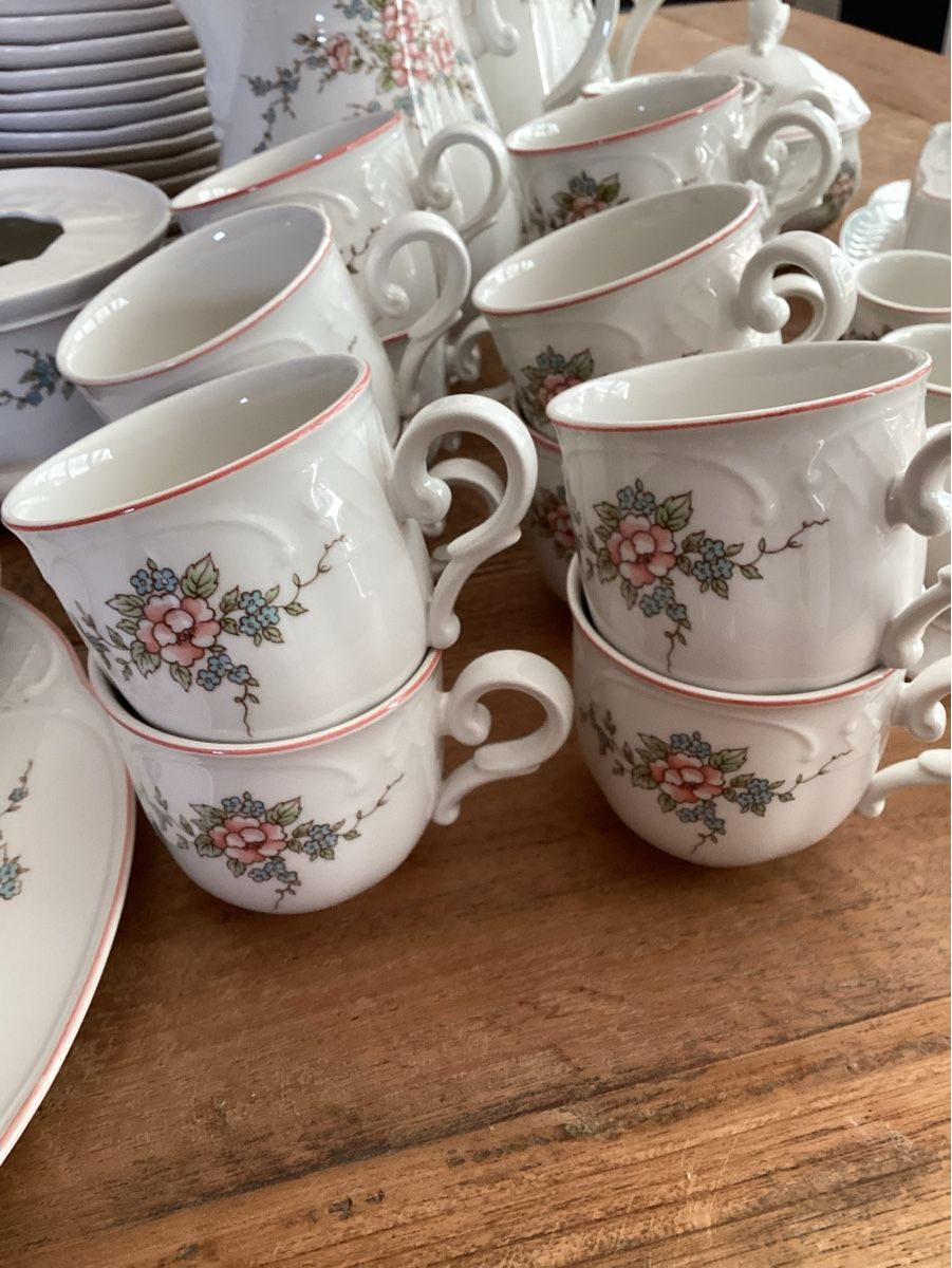 Villeroy & Boch Set di piatti: Villeroy&Boch, Kaffeeservice Rosette 58-teilig – Usato da Salenstein venduto da Esprit57 2