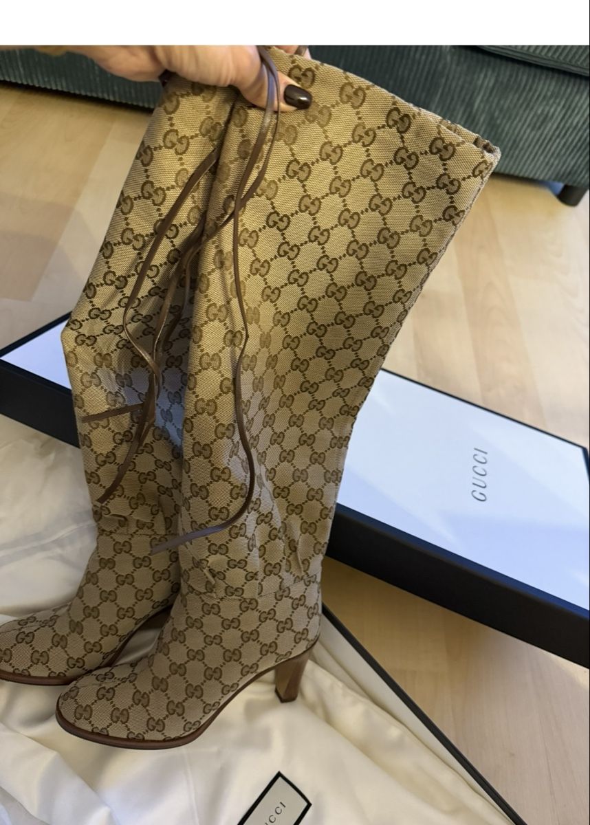 Chaussures femmes: Gucci Stivel aus GG monogram – Neuf (Voir description) à Brunnen par alb_w79d 1