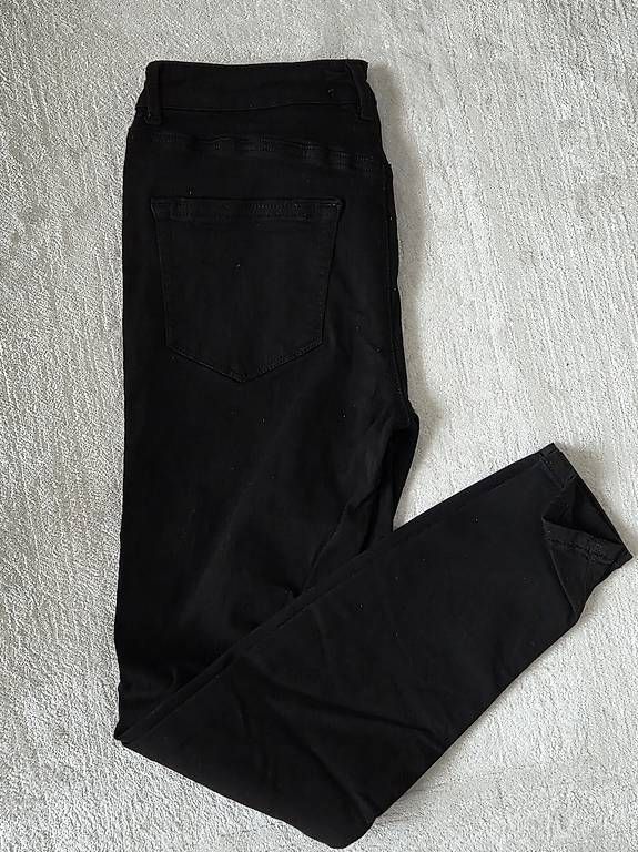 Vero Moda Jeans: Vero Moda schwarze Skinny Jeans – Usato da Wettingen venduto da smilee1 3