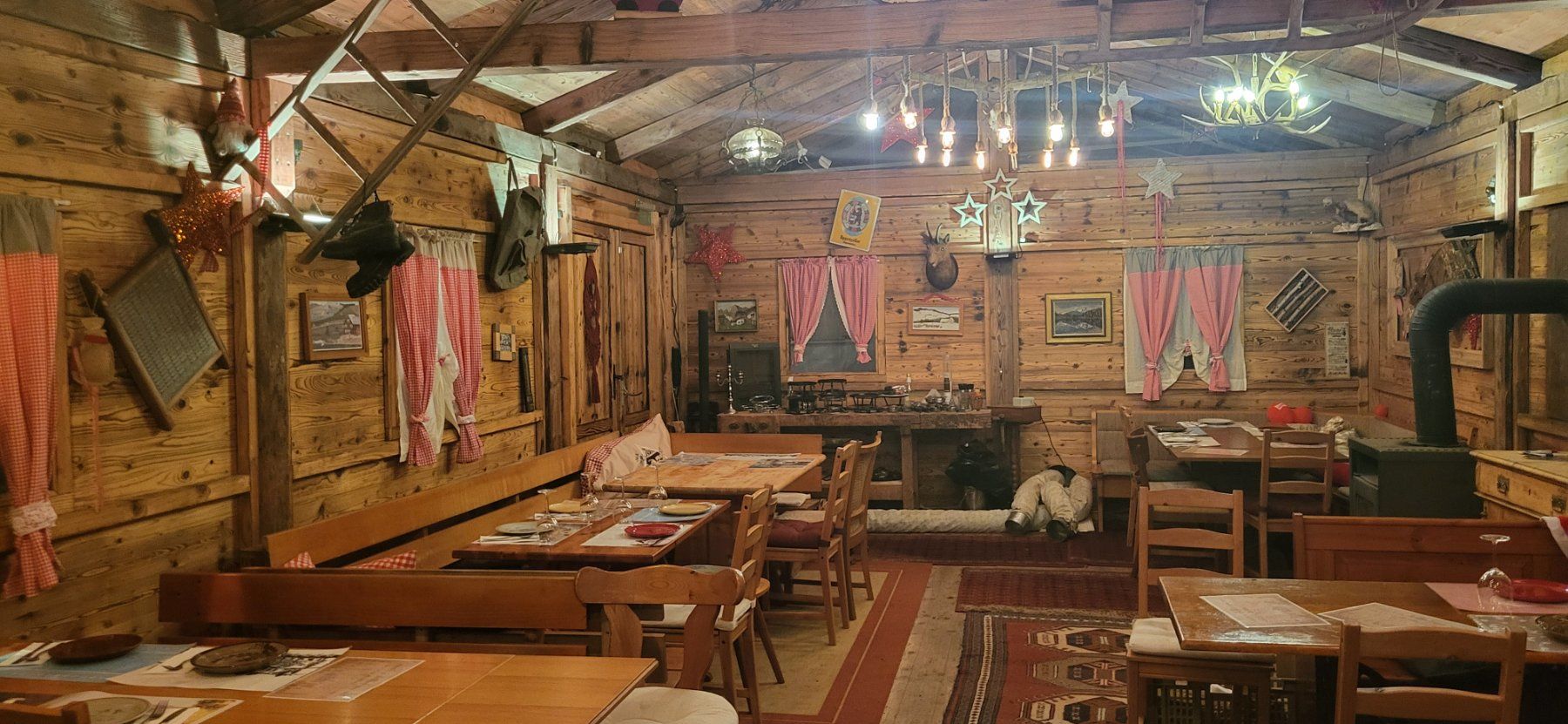 Articoli in legno: Fondue- & Raclettechalet Alphütte – Usato da Rheineck venduto da inf_kv7d 9