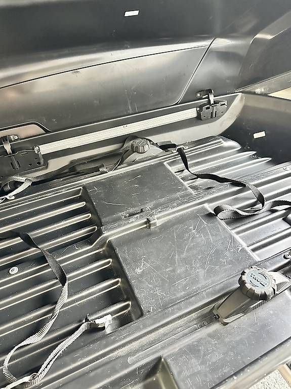 Thule Barres de toit: Thule Dachbox inkl. Dachträger – D'occasion à Lenzburg par Evimd 2