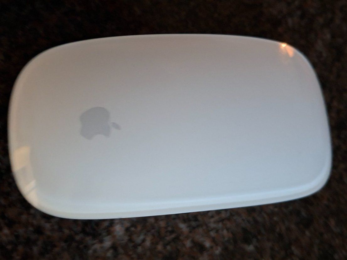 Apple Maus: Apple Magic Mouse weiss kabellos – Gebraucht aus Bern von Hurti 4