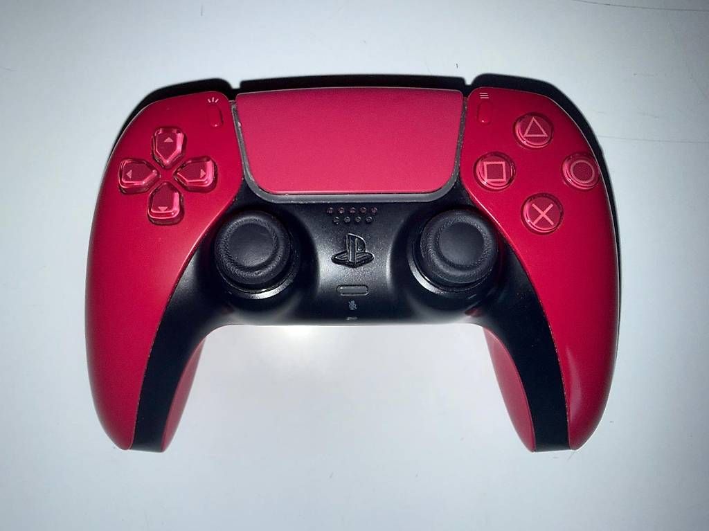 Controller: Controller PS5 DualSense rosso. – Usato da Balerna venduto da cala5