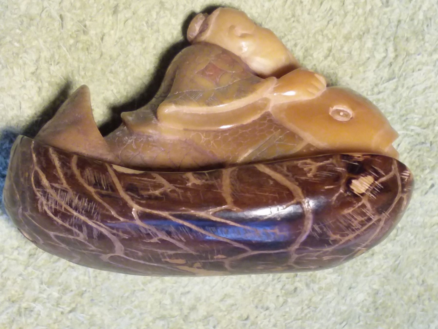 Statuette: Signiertes Netsuke, Mönch reitet Wal, Japan – Usato da Zürich venduto da sanwit 4