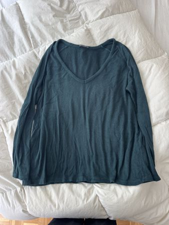 Pull Brandy Melville vert col V taille unique bon état