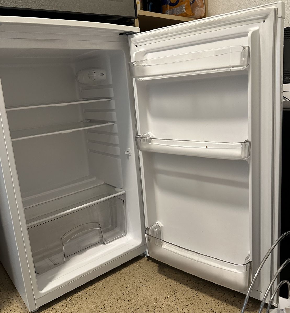 Kibernetik Frigoriferi: Kühlschrank Kibernetik KS110L – Usato da Dübendorf venduto da mic_l5t2