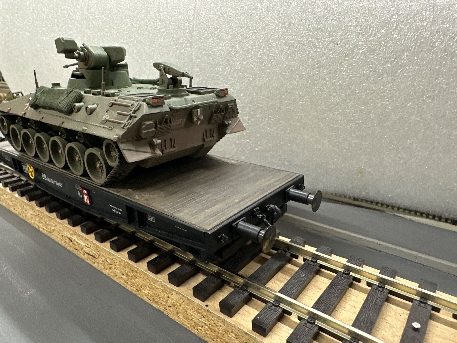 Modellini di ferrovie: Panzertransportwagen DB Spur 0 mit Panzer – Usato da Steinhausen venduto da Murano8 2