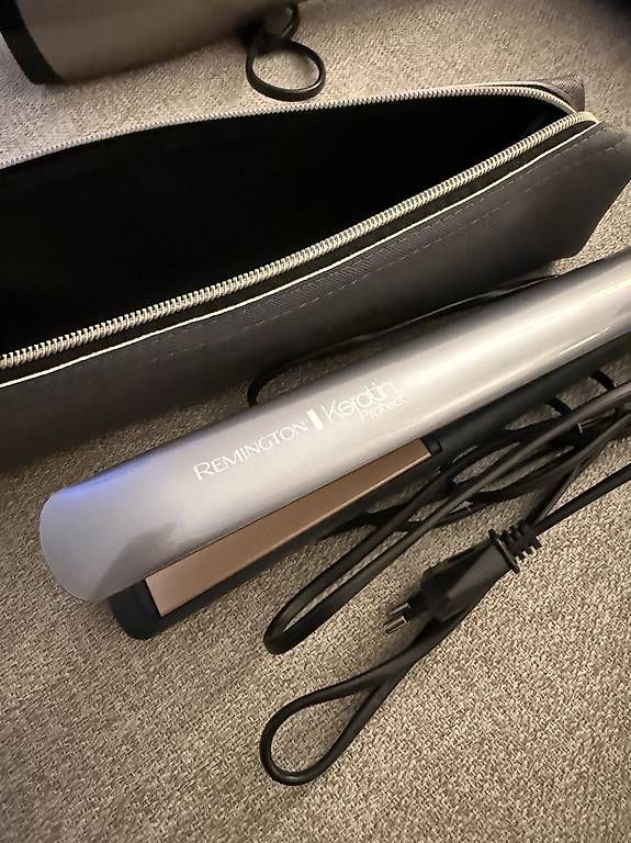 Piastre & Arricciacapelli: Remington Haarglätter – Usato da Flawil venduto da swisstrendshop 1