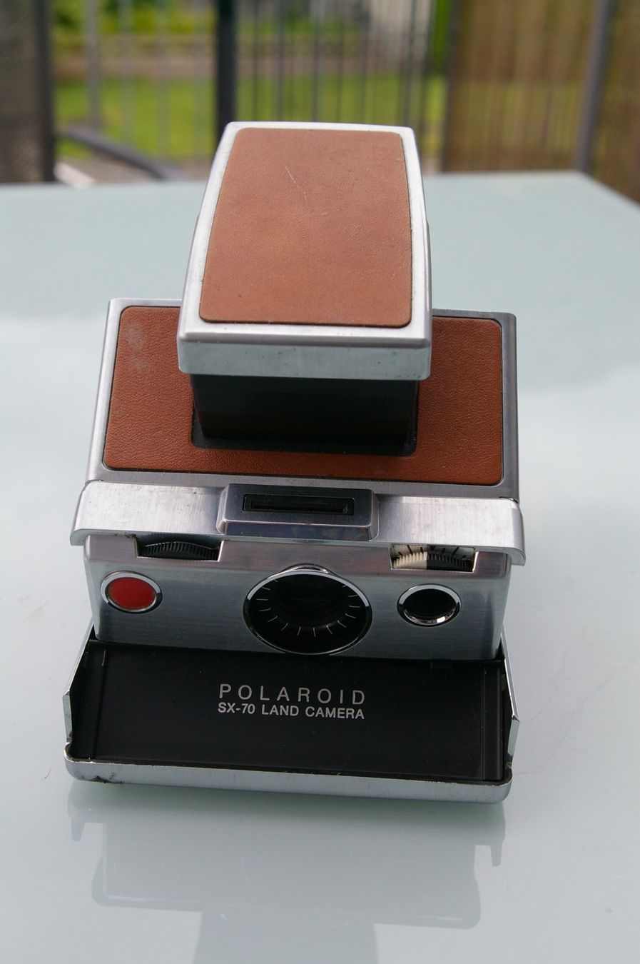 Polaroid Kamera: antike Polaroid Land  SX-70 Camera – Defekt aus Niederurnen von mowgli_1963