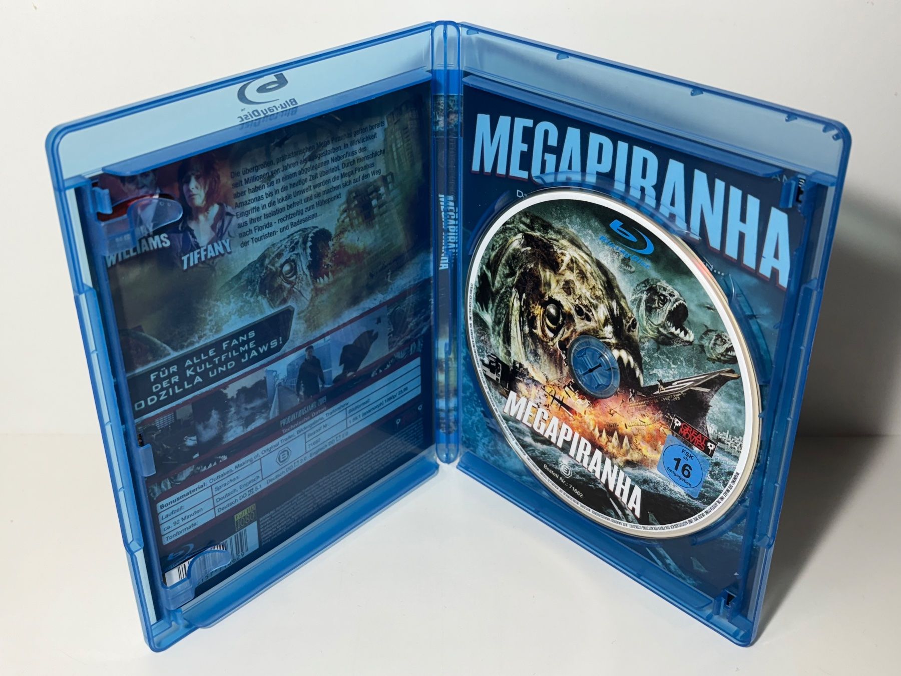 Tutti i DVDs: Megapiranha Blu Ray – Usato da Wilderswil venduto da Sstriker 2