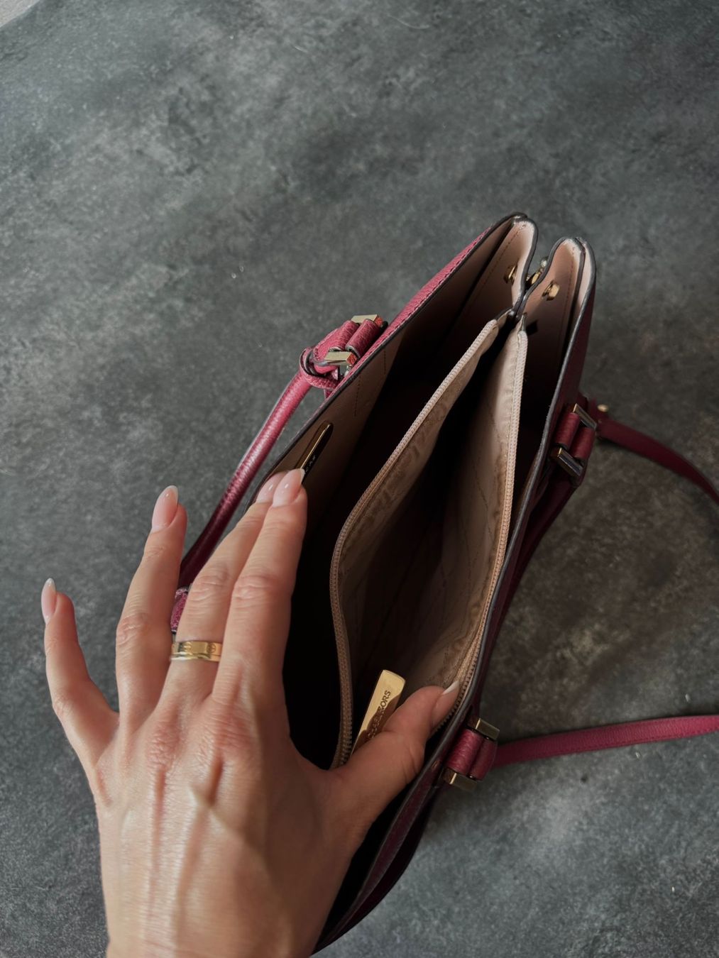 Michael Kors Sacs femmes: Michael Kors Damenhandtasche wunderschön – D'occasion à Hallwil par 2bloke 3