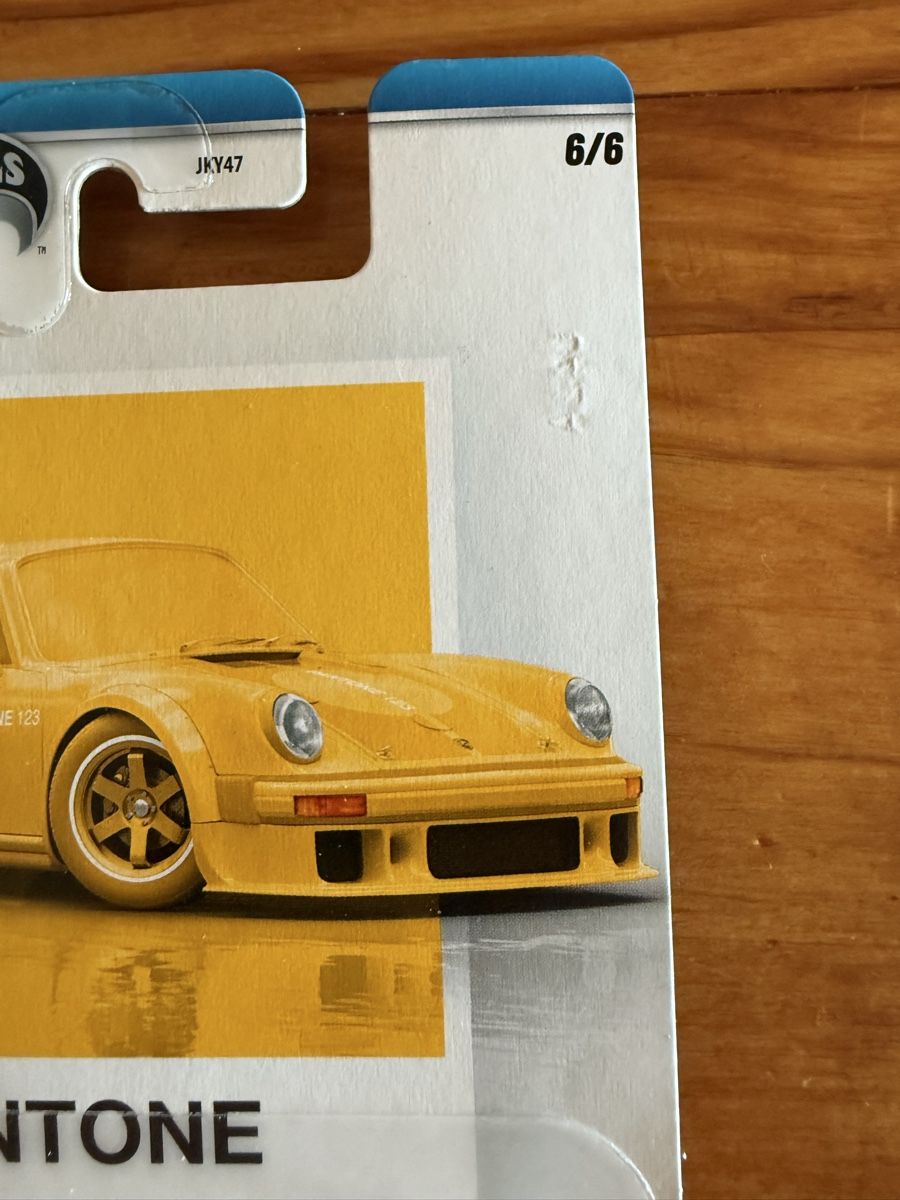 Porsche Modellini d'auto: Hot Wheels Porsche Pantone 6/6 – Nuovo e nell'imballaggio originale da Chavornay venduto da blackmoon02 1