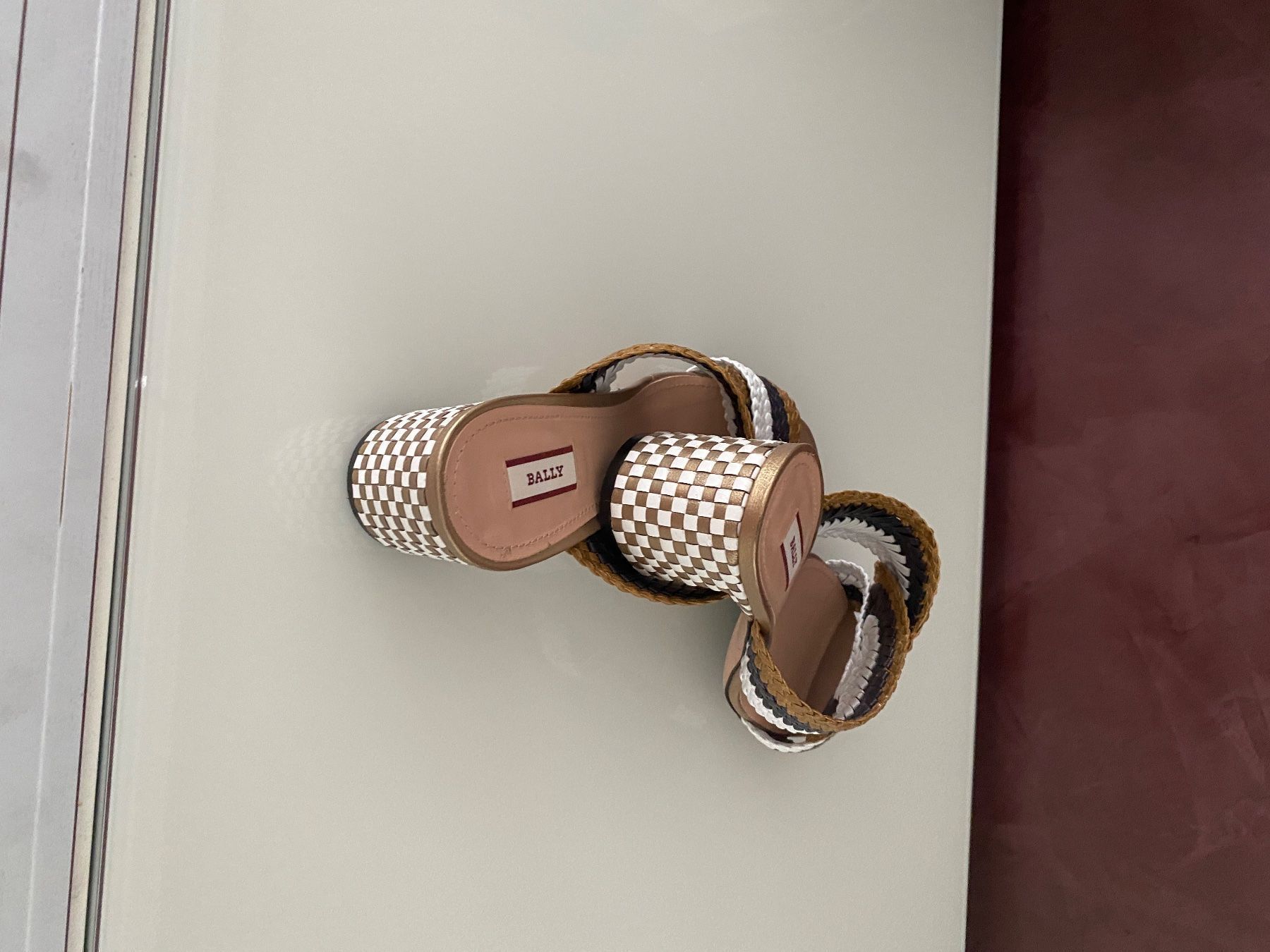 Scarpe da donna: Bally Sandalen geflochten 39 – Usato da Volketswil venduto da praxis12 3