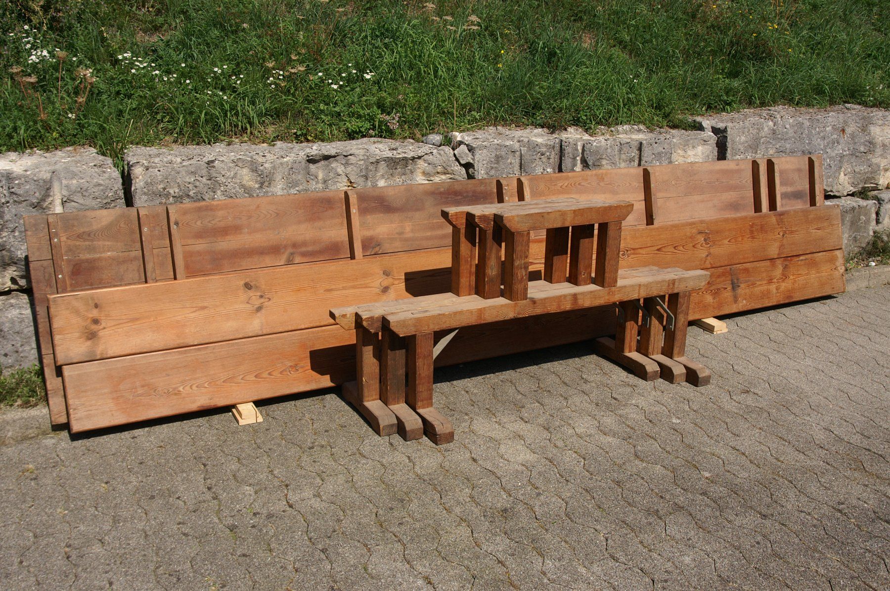 Set de table et chaises: Festbankgarnitur – D'occasion à Jona par hope37 7