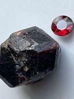 Roter Granat -Rohkristall, + ein geschliffener Granat !💎