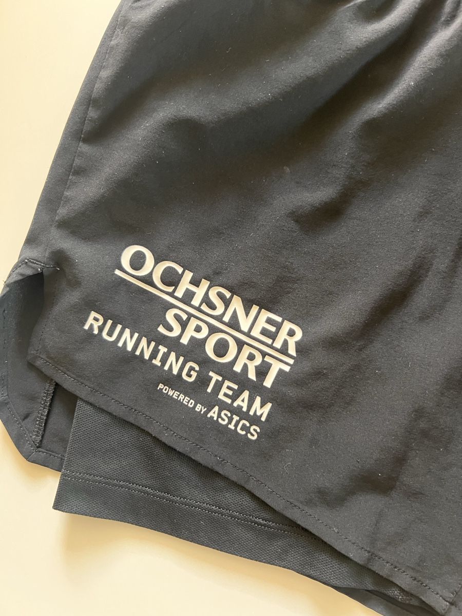 Asics Pantalons: Asics Shorts – D'occasion à Zürich par caro.ha. 2