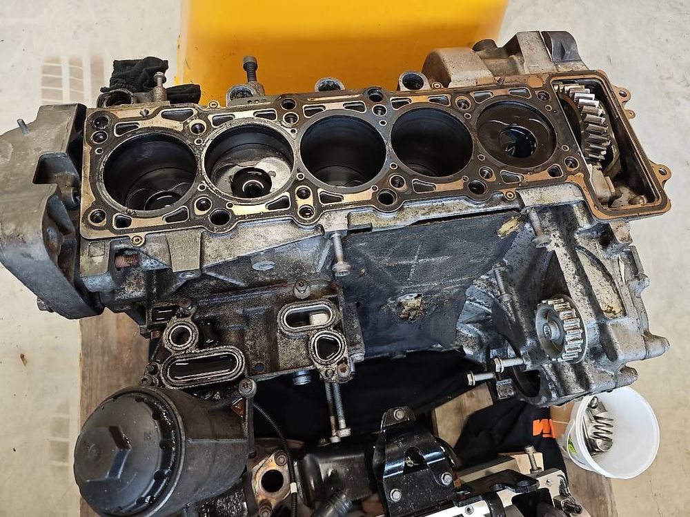 Motor VW T5 2.5Tdi BPC (Gebraucht) in Neudorf für CHF 206 – nur ...