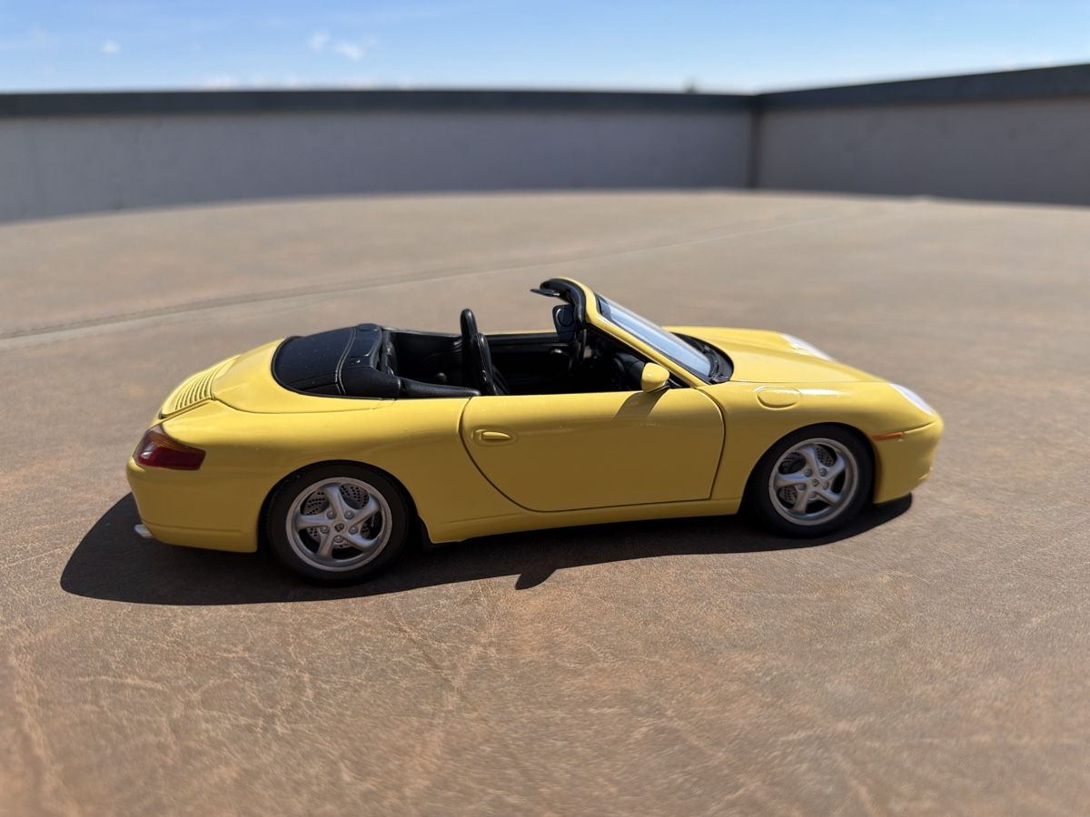 UT Models Modellini d'auto: Porsche 996 Carrera - 1/18 - UT Models – Usato da Wolfwil venduto da Rolex1 3