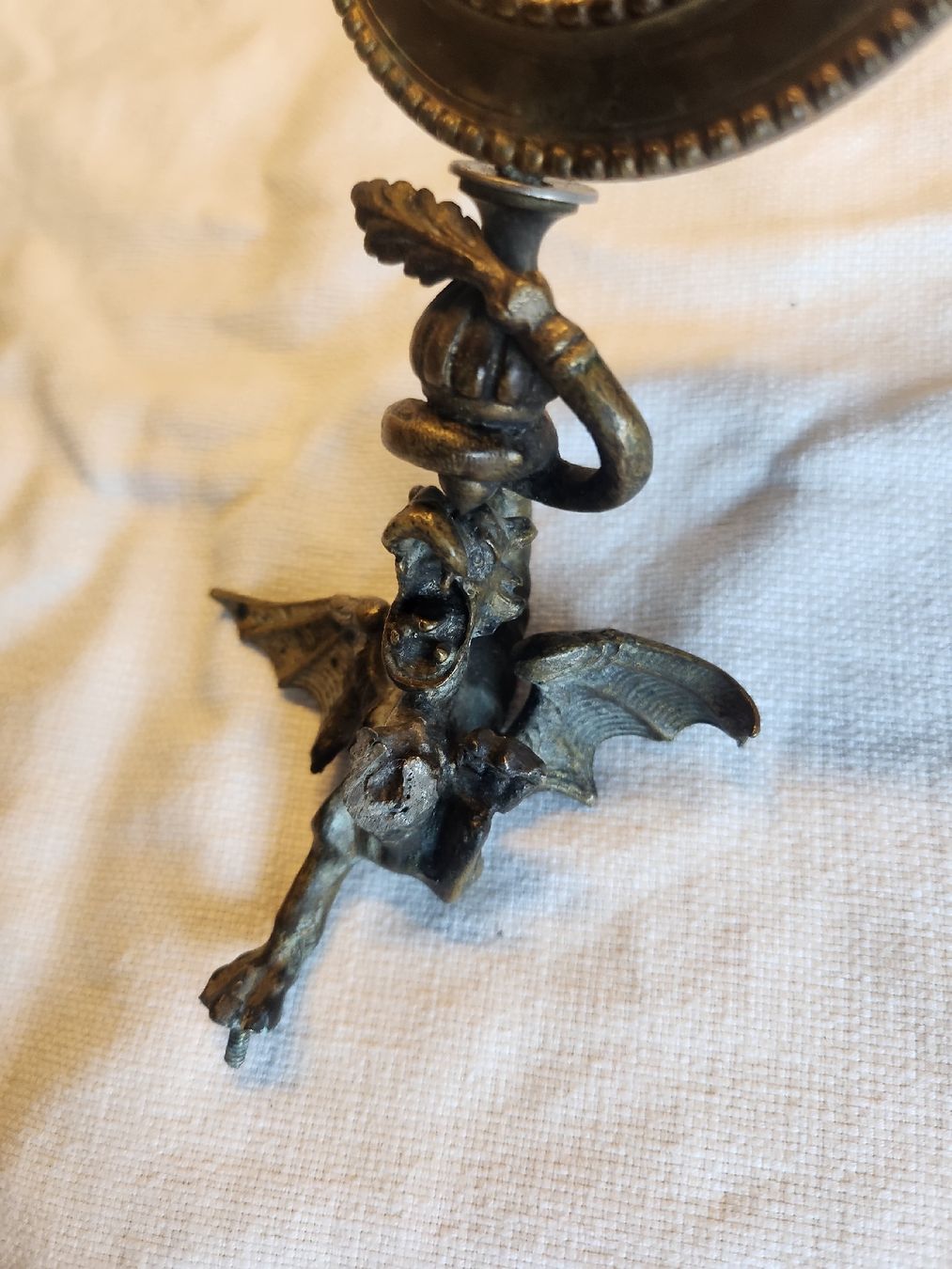 Eisenwaren: Antike Applike / Möbelbeschlag Drache Gargoyle Messing  – Gebraucht aus Zürich von BAENZERINO 2