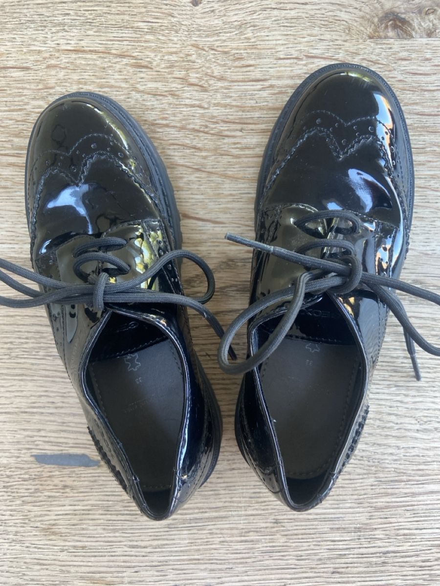 Geox Chaussures hommes: Lackschuhe GEOX Grösse 33 – D'occasion à Rodersdorf par trueegg