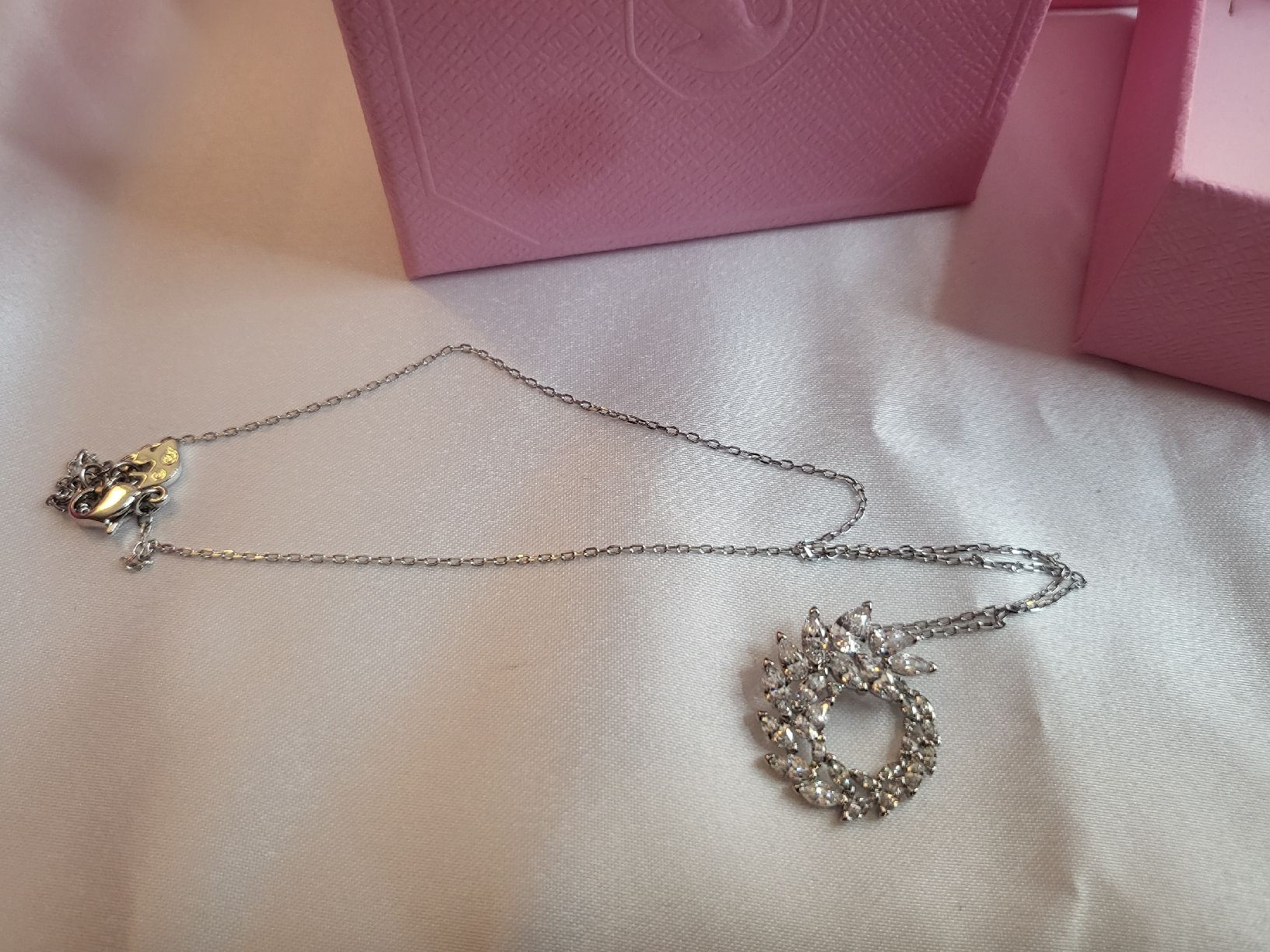 Swarovski Catenine: NEUE Swarovski Halskette – Nuovo e nell'imballaggio originale da Hellbühl venduto da d.d.d.125 3