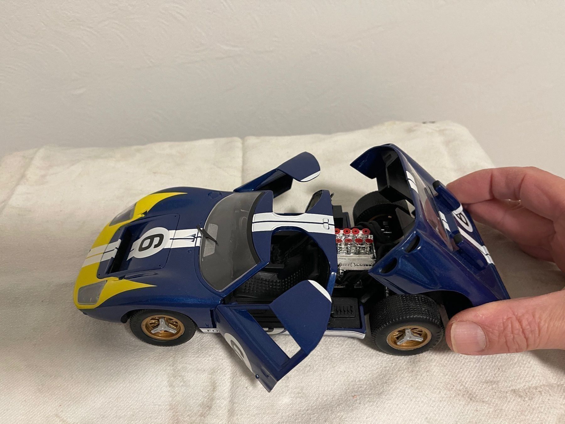 Modellbausätze & Standmodelle: FORD GT40 (1:18) – Gebraucht aus Maroggia von dag61 5