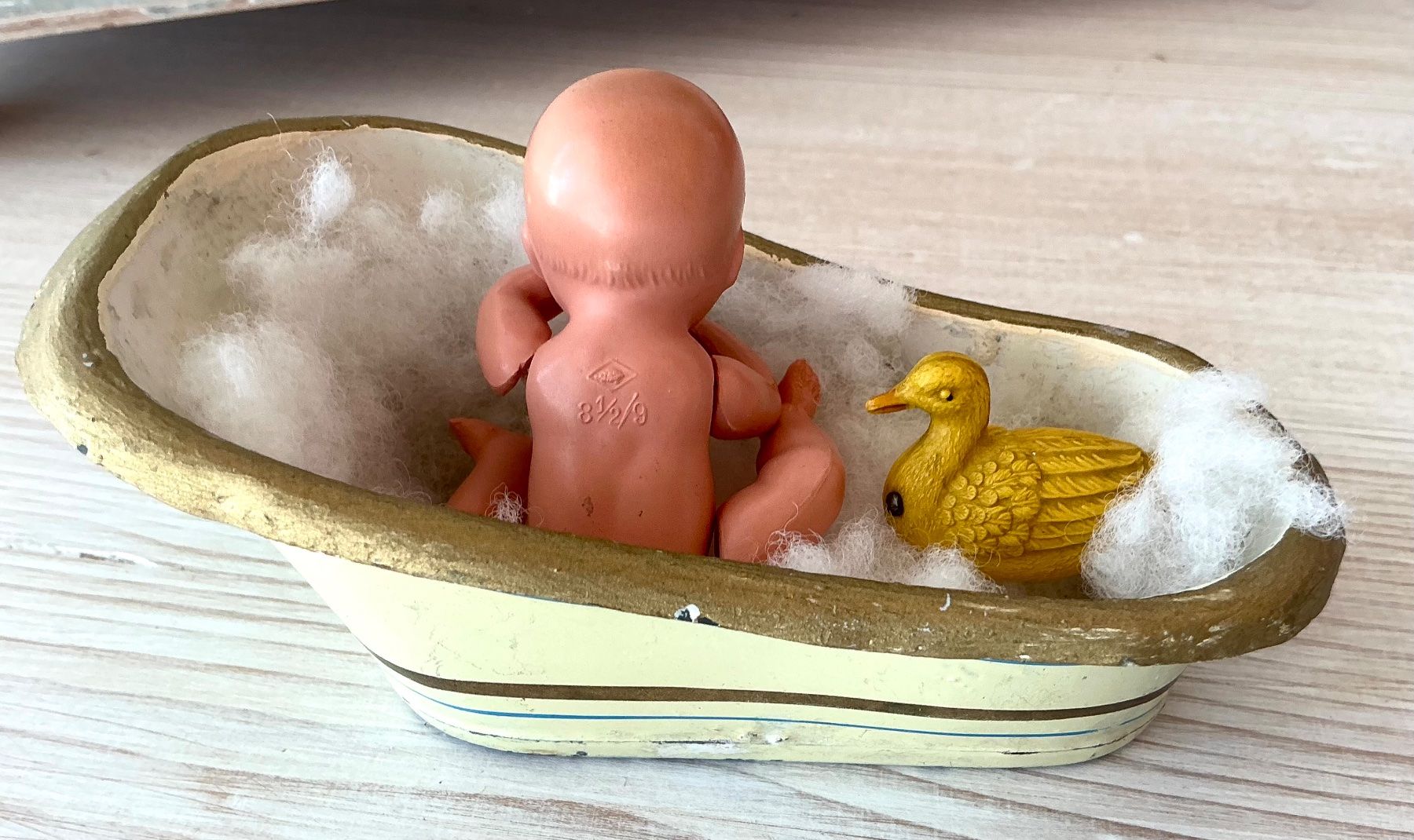 Giocattoli: URALTES BLECHBADEWÄNNCHEN MIT ZWEI PÜPPCHEN – Usato da Zell LU venduto da Silvermemory 4