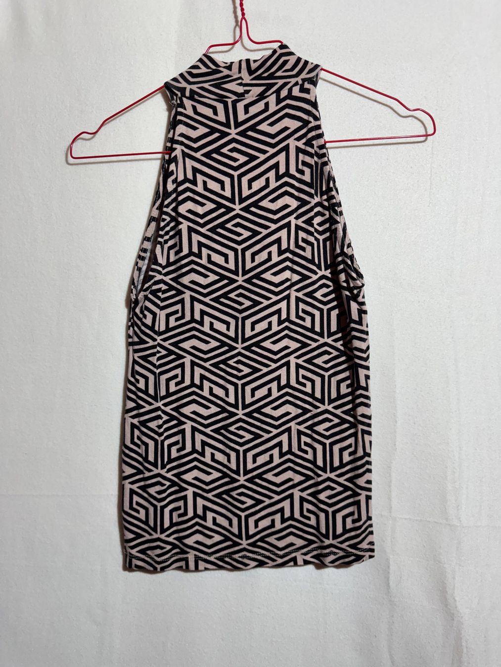 Top: Ärmelloses Oberteil Top von Amis Gr. S – Usato da Grosswangen venduto da SALE_SALE_SALE 3