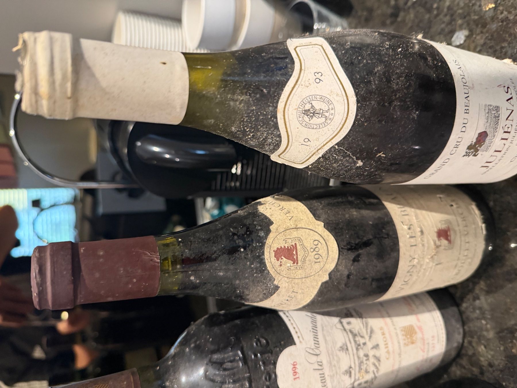 Vino: 5 Flaschen Wein/gemischte Herkunft aus Kellerfund – Nuovo e nell'imballaggio originale da Ossingen venduto da kimpossibel 1