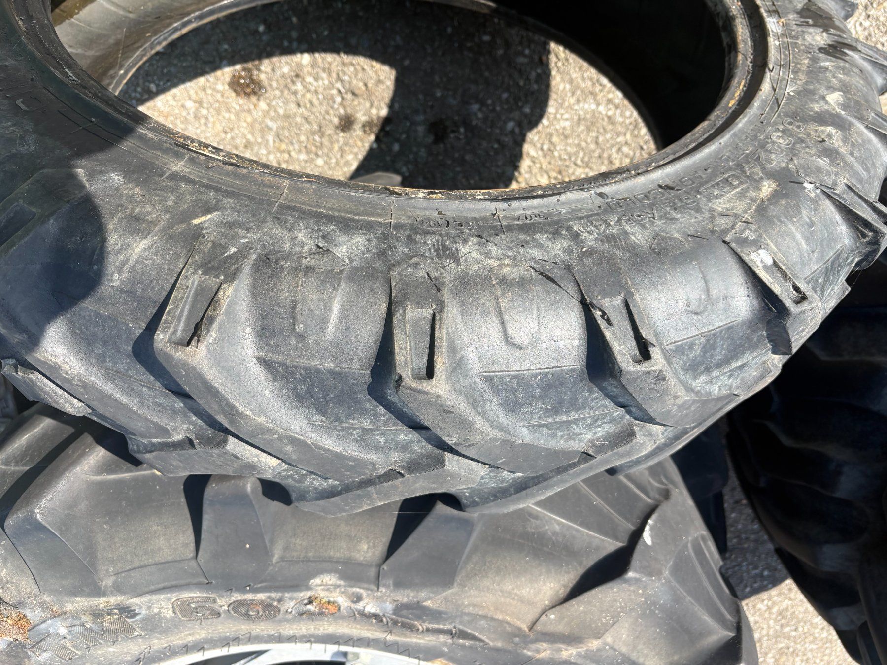 Pneus & Kompletträder: 8.3R24 Reifen Pirelli – Gebraucht aus Lätti von baumi02 2