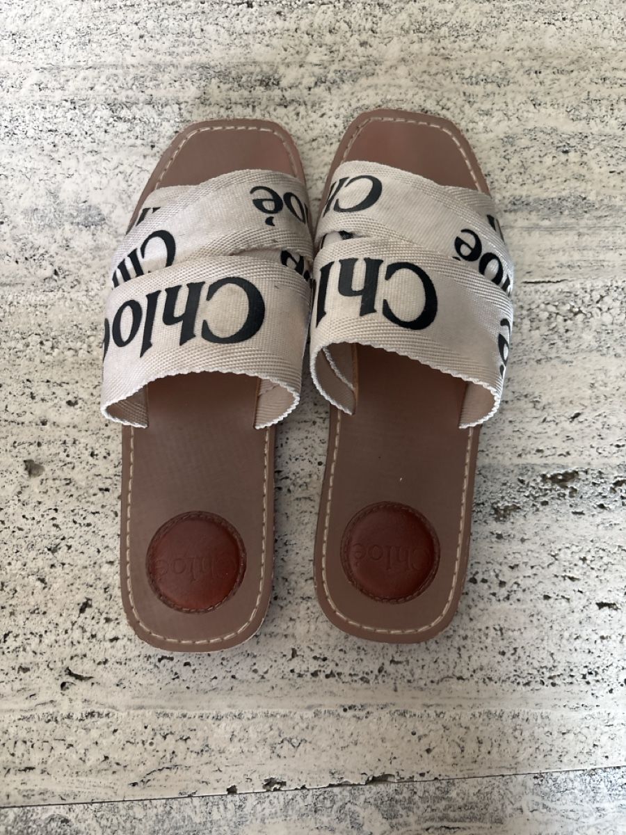 Chloé Scarpe per ragazze: Chloe Schlappen Größe 36 – Usato da Salenstein venduto da sehrgut