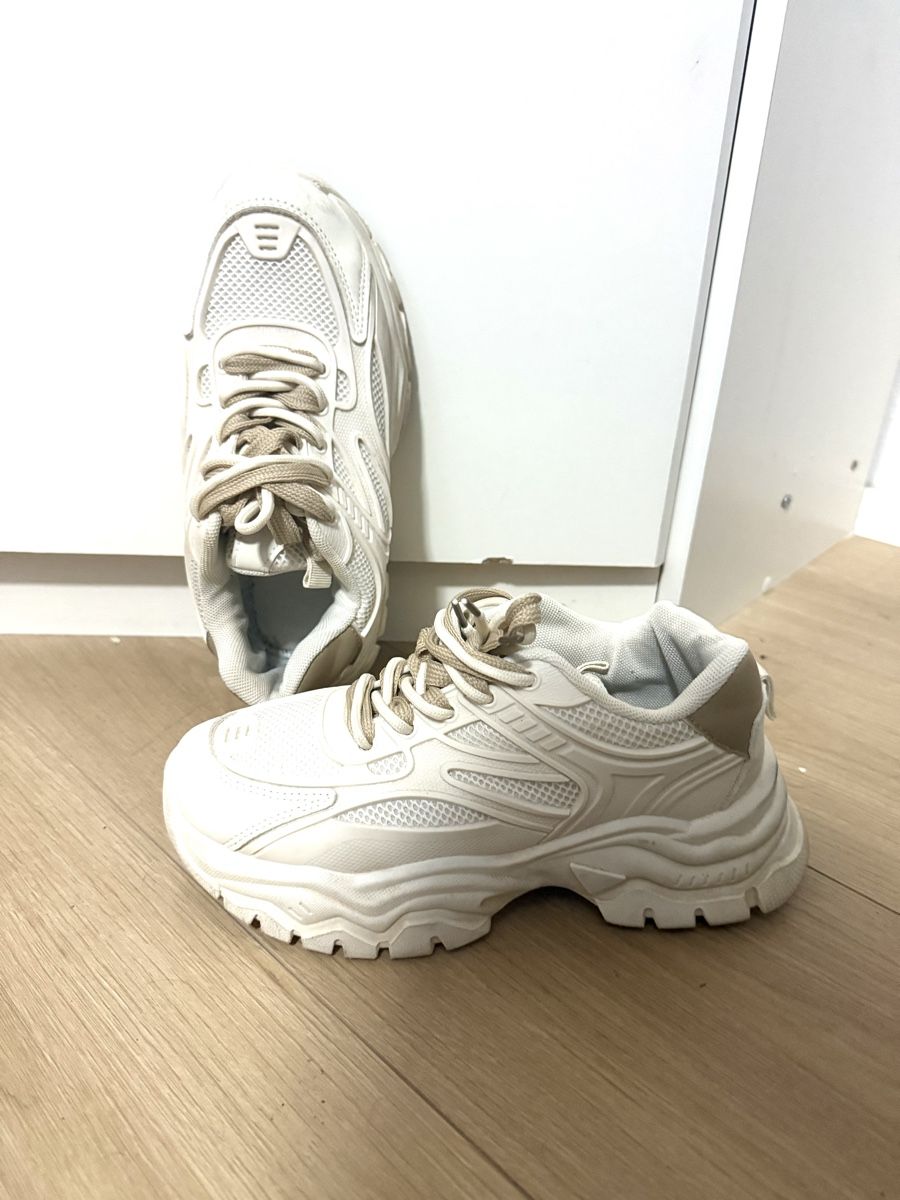 Damenschuhe: Sneaker Nr.38 – Gebraucht aus Locarno von Debi816 1