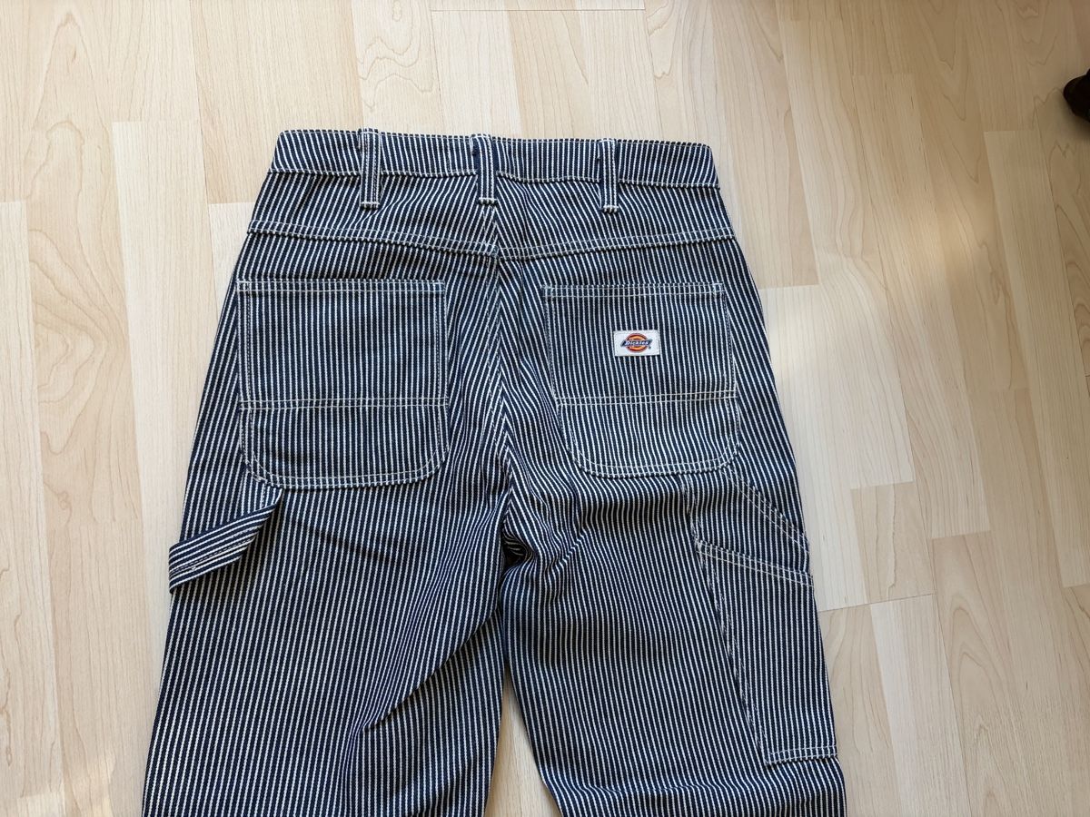 Dickies Pantaloni: Pantalon Dickies Carpenter rayé bleu/blanc - Taille 27 – Usato da Biel/Bienne venduto da lisalrh 5