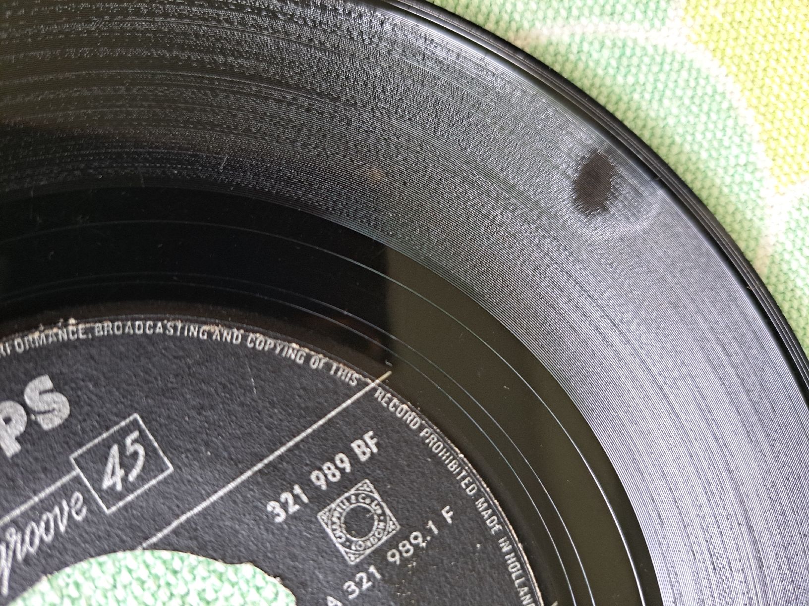 Dischi in vinile: Guy Mitchell: Crazy With Love / Singing The Blues 45 Vinyl – Usato da Zuerich venduto da Mocambo19 7