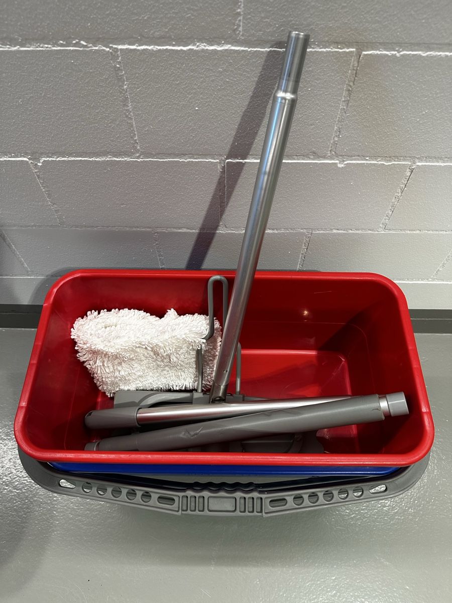 Sonstiges für Haushalt & Wohnen: Mopp Set mit 2 Eimern und 2 neuen Lappen – Gebraucht aus Wollerau von HuberN 3