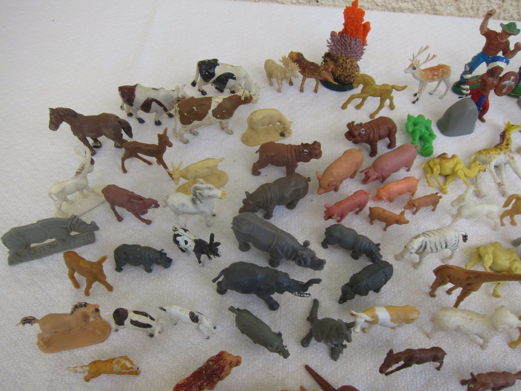Giocattoli: Spielzeugfiguren und Tiere – Usato da Regensdorf venduto da Eri8057 1