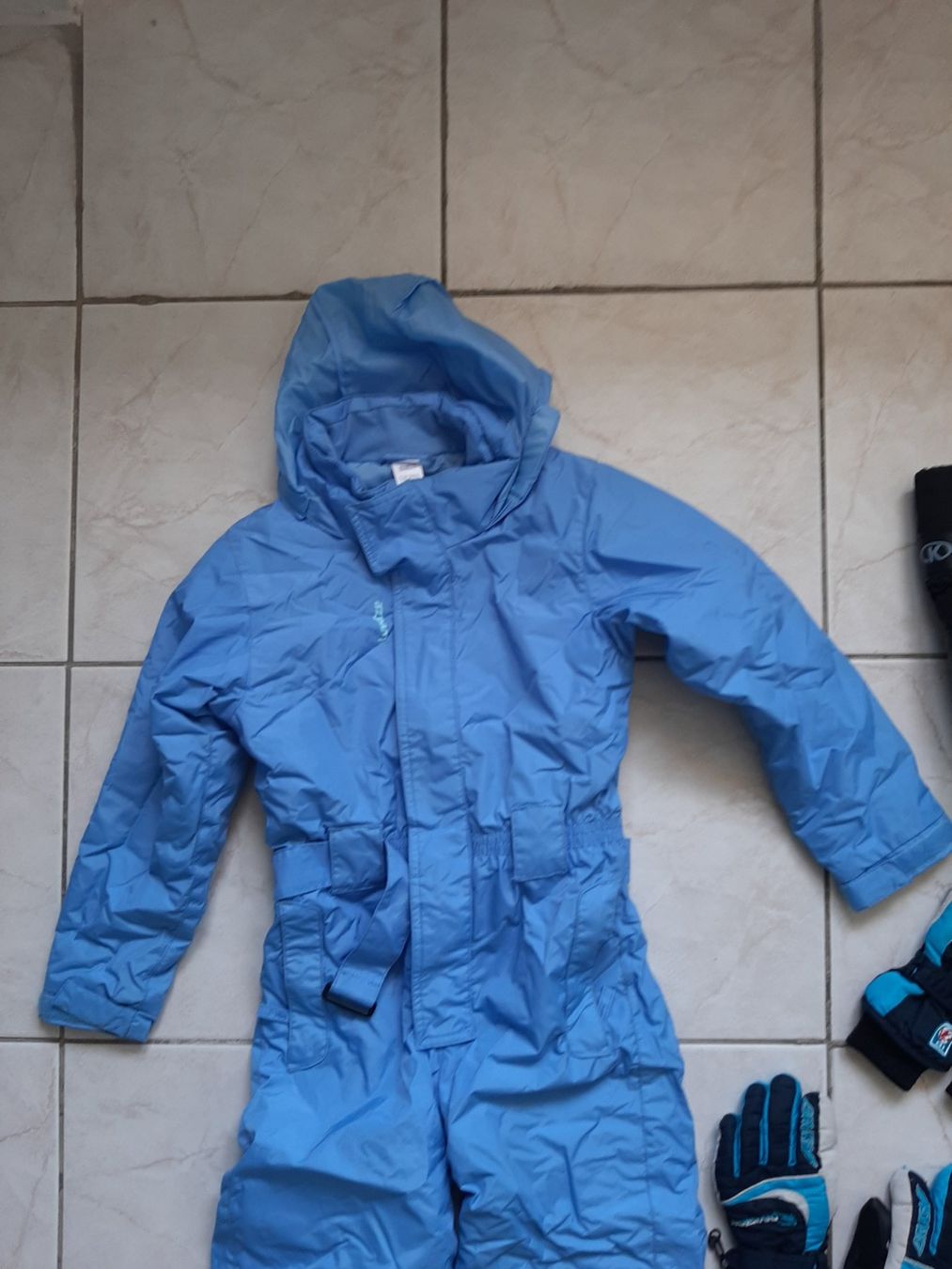 Lotti & Set di vestiti: Skihose gr 116 + Snowboots + Handschuhe – Usato da Brissago venduto da lucabell 1