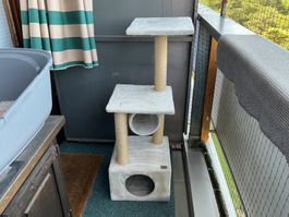 Arbre à chats - Marque « ebi » - Très bon état, peu utilisé
