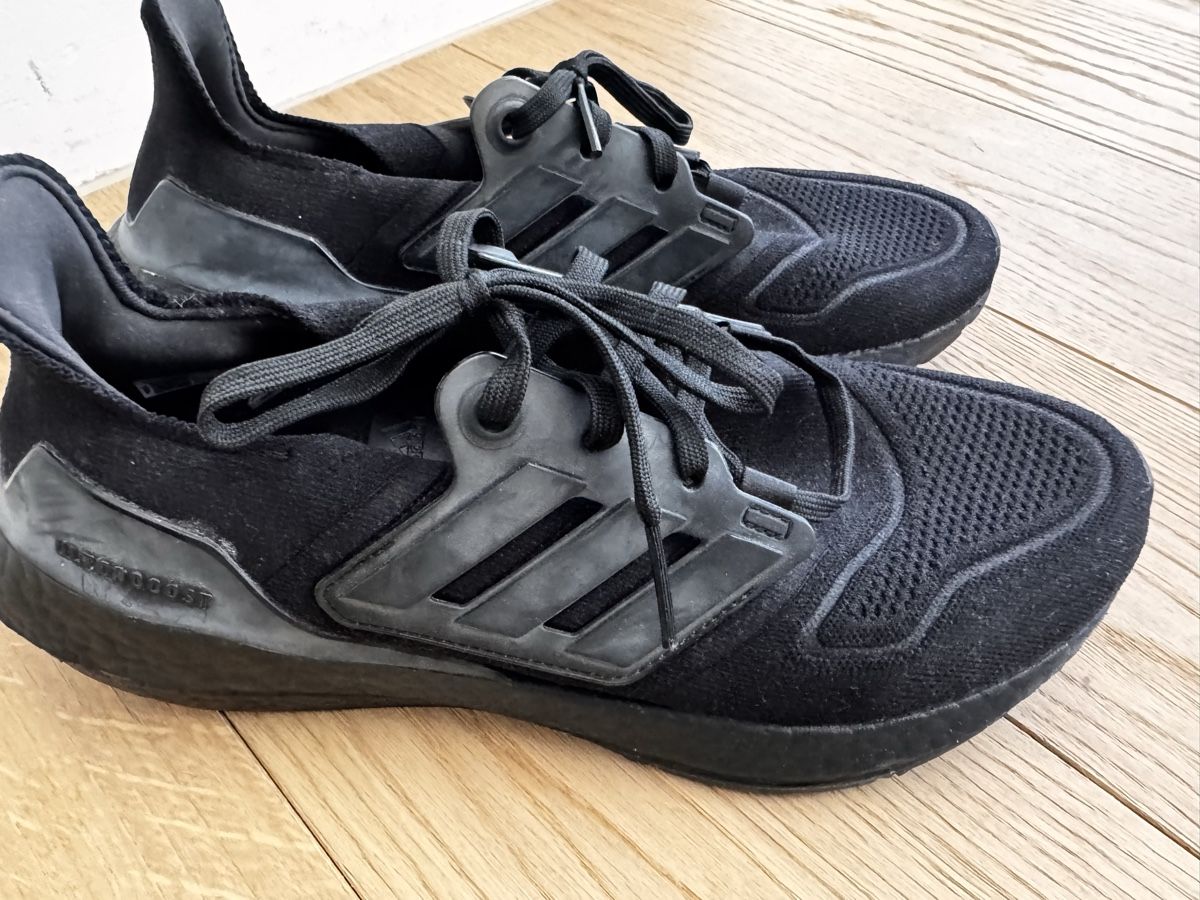 Adidas Herrenschuhe: Adidas Ultraboost Black - Grösse 42 – Gebraucht aus Uetikon am See von chr_r22y 1