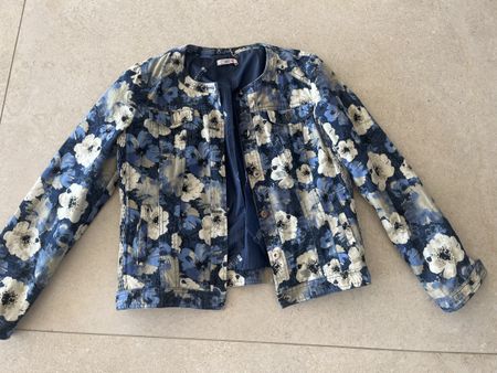 Ravissante veste fleurie pour le printemps 38/M